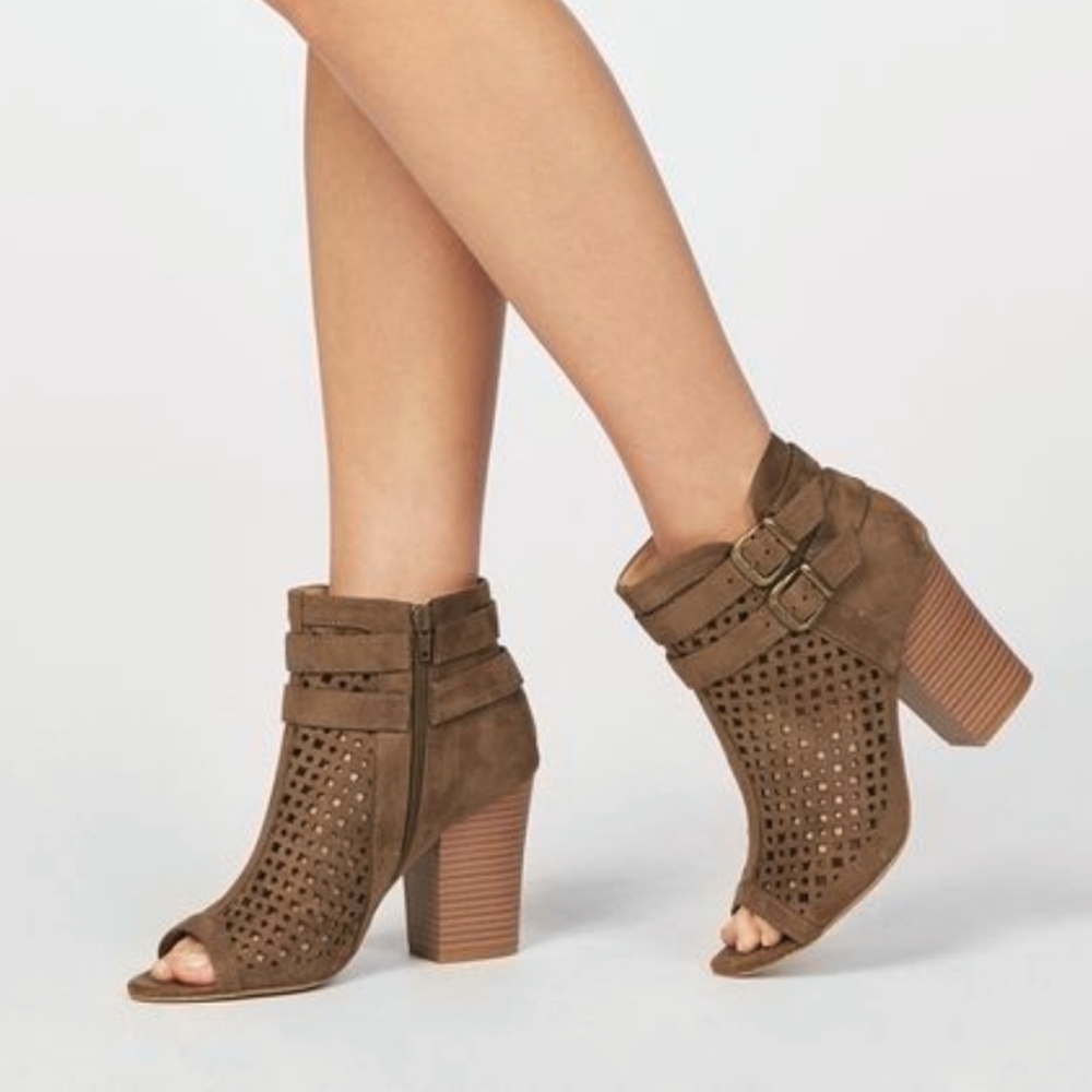 JustFab Edits sandals